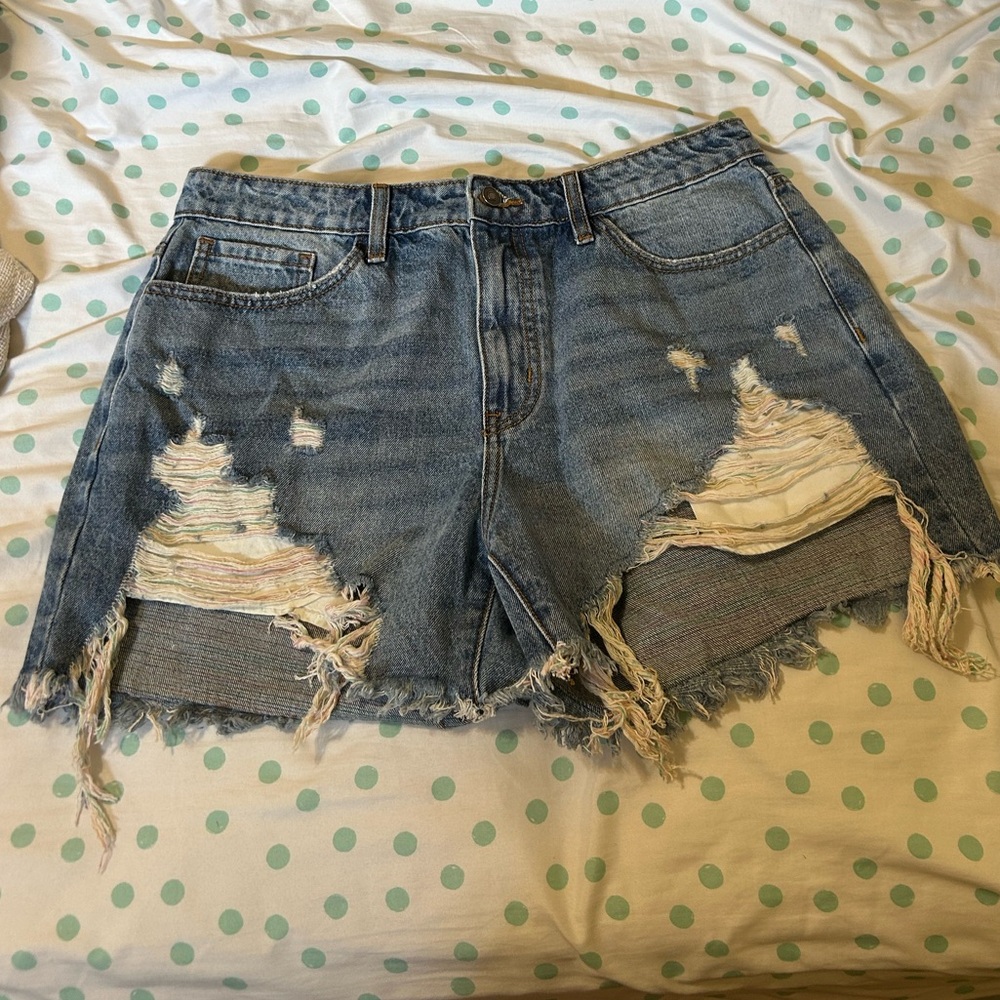 Fashion Nova works Demin distressed shorts- NWT - Picture 1 of 5